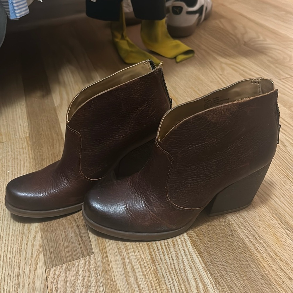 Korks booties